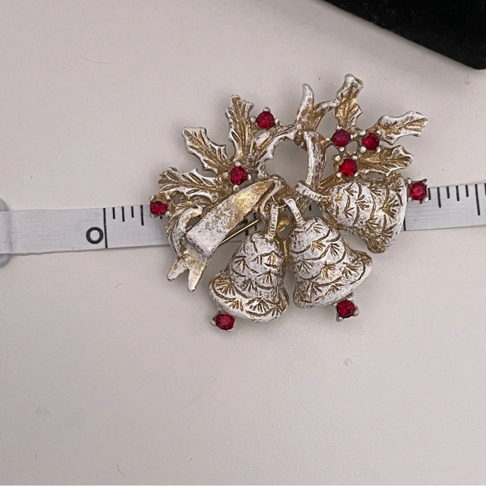 Vintage 60’s GERRY'S Christmas Winter Holiday Festive Bell Cottage Pin / Brooch